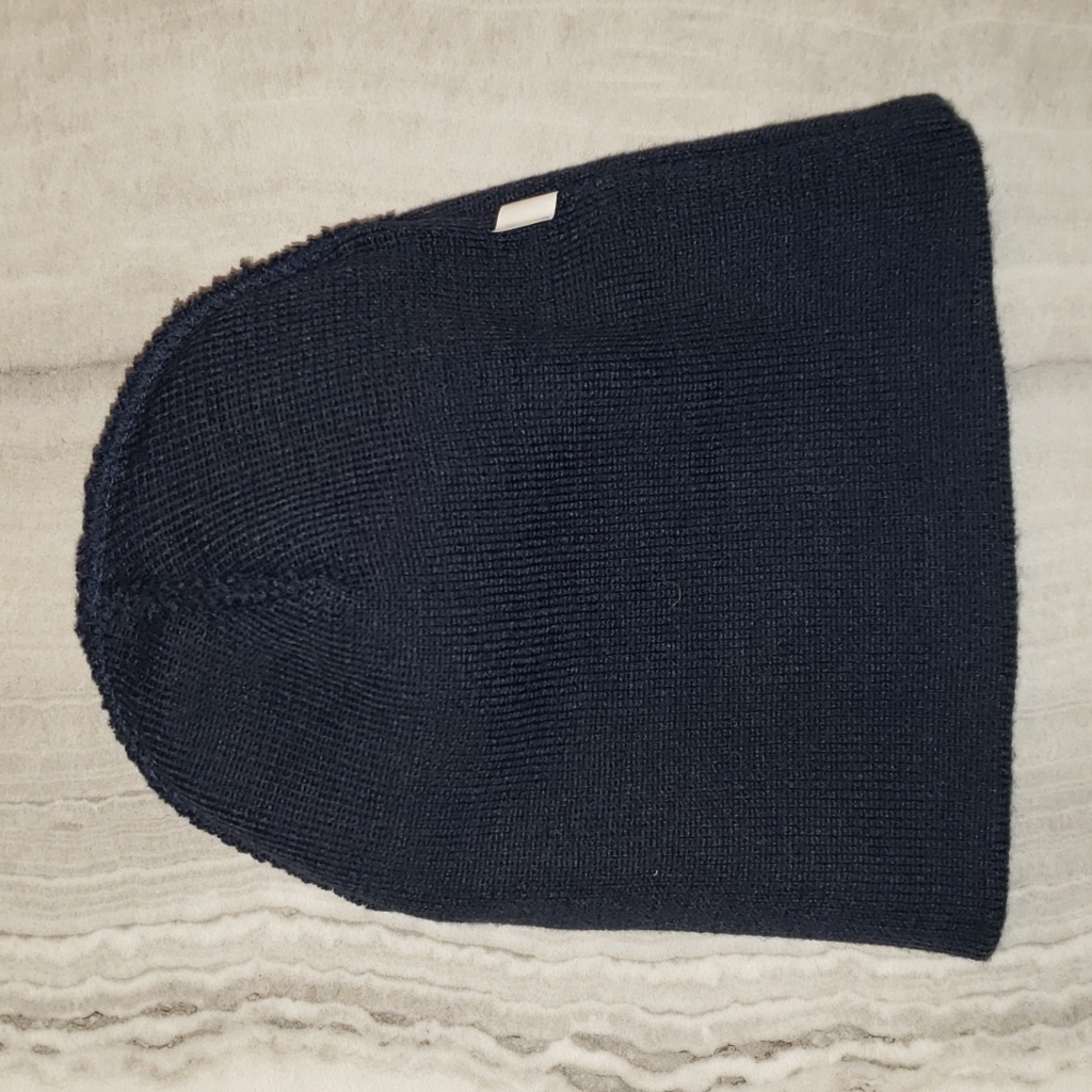 Labatt Blue Buffalo Pond Hockey Beanie Cap - Picture 5 of 5